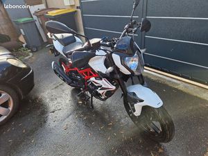 BENELLI BN125 RAODSTER