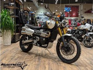 2026 TRIUMPH SCRAMBLER 1200 XE // MATTE KHAKI GREEN/MATTE CRYSTA