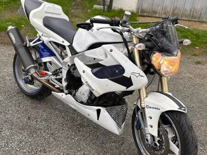 YAMAHA R1 2000 STREET