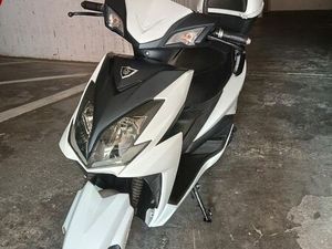 SCOOTER ÉLECTRIQUE 50 CM3