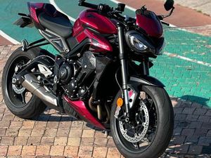 STREET TRIPLE 765 RS