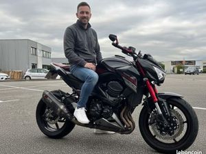 KAWASAKI Z800 ABS SUGOMI 2016 – FULL AKRAPOVIC – ENTRETIEN COMPLET + ACCESSOIRES