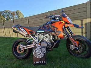 ② KTM 950 SM