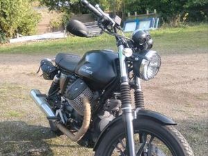 MOTO GUZZI V7 STONE