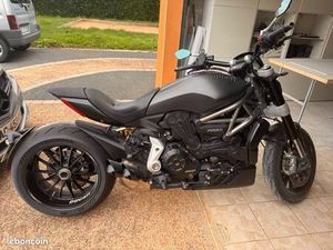 XDIAVEL (BATBIKE)