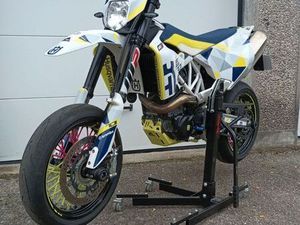 MOTO HUSQVARNA 701 SM