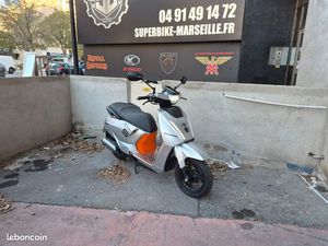 ⭐️ PEUGEOT DJANGO 125 SPORT PREMIÈRE MAIN GARANTIE CONSTRUCTEUR RÉVISION OK ?️