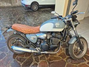 TRIUMPH LEGEND - 1999