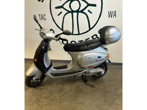 2004 VESPA ET4