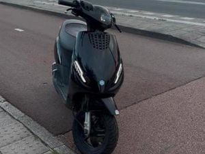 PIAGGIO ZIP 4T2V 50CC — SCOOTERS | PIAGGIO — MARKTPLAATS