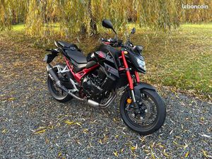 HONDA CB750 HORNET - PERMIS A2 - 1ÈRE MAIN