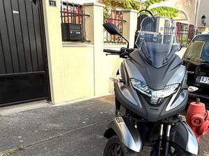 YAMAHA TRICITY 300 AVEC OPTIONS