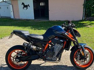 KTM 890 DUKE R