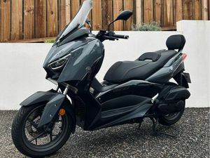 SCOOTER YAMAHA XMAX 125 TECH-MAX