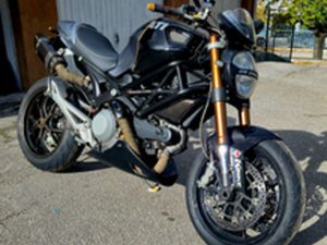DUCATI MONSTER 1100