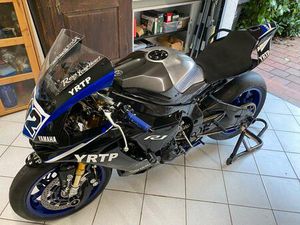 YAMAHA R1 RN32 RN49
