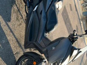YAMAHA XMAX 400 CC