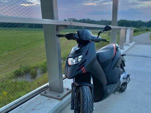 SCOOTER APRILIA SR MOTARD 50