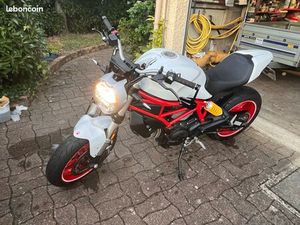 DUCATI MONSTER 797+ (800CM3), PUISSANCE MAX 75CH, PUISSANCE BRIDÉE 47,5CH, ANNÉE 2017, 6523KM, PERMIS BRIDÉE A2, BLANCHE ET ROUGE, PRIX OUVERT À LA NÉGOCIATION