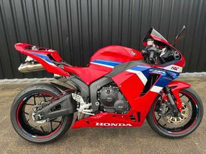 ② HONDA CBR 600 RR (SCHADE NA 34 KM)