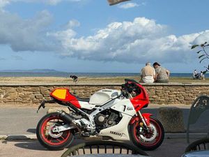 YAMAHA XSR 900 GP 04/2025 FULL OPTIONS ÉTAT NEUF