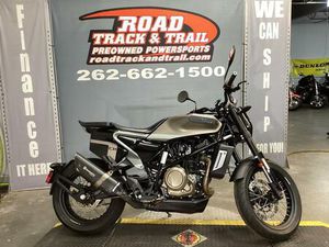 2020 HUSQVARNA® SVARTPILEN 701