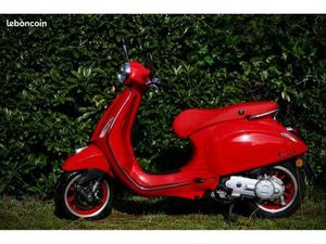 VESPA PRIMAVERA (ÉDITION RED)