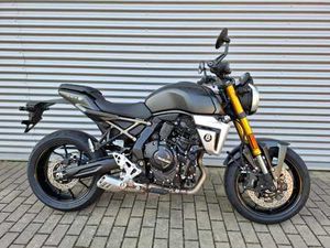 SUZUKI GSX-8T (SKLADEM, ZÁRUKA 4 ROKY, AKCE - PŘILBA ZDARMA)