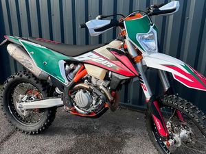 KTM 350 EXC-F SIX DAYS + AKRAPOVIC
