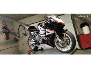 HONDA CBR600RR 2004 PISTE