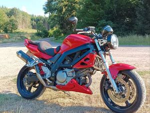 SUZUKI 650 SV