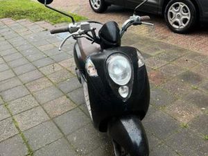 SYM MIO 50CC 4T - 65 KM/U — SCOOTERS | SYM — MARKTPLAATS
