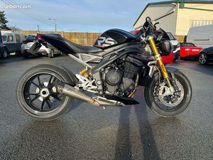 TRIUMPH SPEED TRIPLE 1200 RS