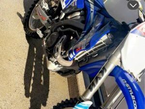 MOTO CROSS YAMAHA 450 YZF