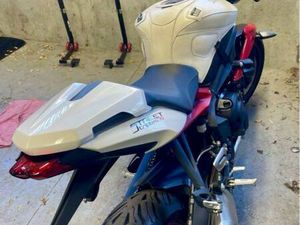 TRIUMPH STREET TRIPLE 675 R ABS