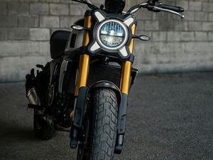 VENDS OU ÉCHANGE CLX 700