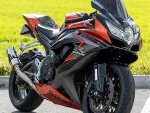 SUZUKI GSX-R 750 K8
