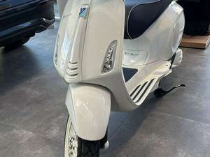 VESPA SPRINT 150 ABS - NEUWERTIG, NIE GEFAHREN!