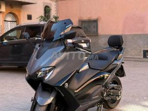 YAMAHA TMAX 560