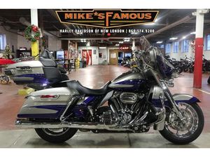 2017 HARLEY-DAVIDSON CVO™ LIMITED