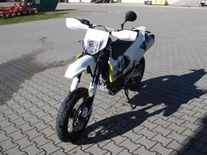 HUSQVARNA 701 SUPERMOTO