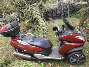 METROPOLIS 400I AVEC TOP CASE