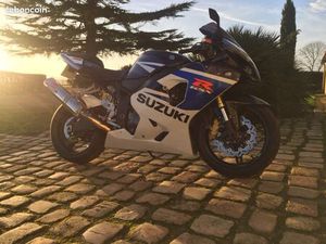 MOTO 750 GSX-R