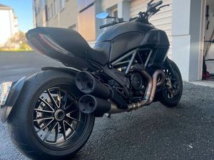DUCATI DIAVEL FAIBLE KILOMÉTRAGE