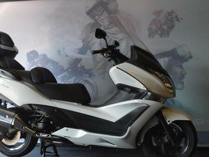 ② HONDA SW 400 SILVERWING