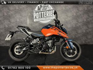 KTM 125 DUKE 2024 KTM 124 CC