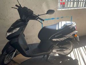 PEUGEOT KISBEE 50 (4T) – 2023 – 2 700 KM – COMME NEUF