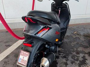 ② PIAGGIO ZIP 4T CLASSE B