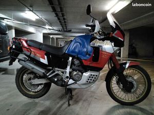 MOTO AFRICA TWIN RD04 750