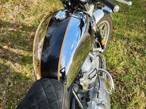 ROYAL ENFIELD INTERCEPTOR 650